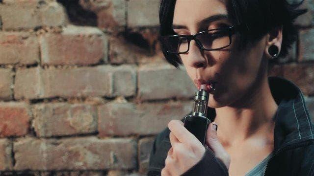 Top Picks for Disposable Vapes This Season and How moti electronic cigarette Sets New Standards
